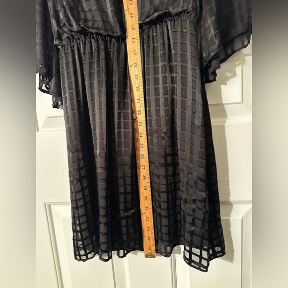 ALICE + OLIVIA Small Black Silk Blend Semi-Sheer Windowpane Little Black Dress - Picture 9 of 11